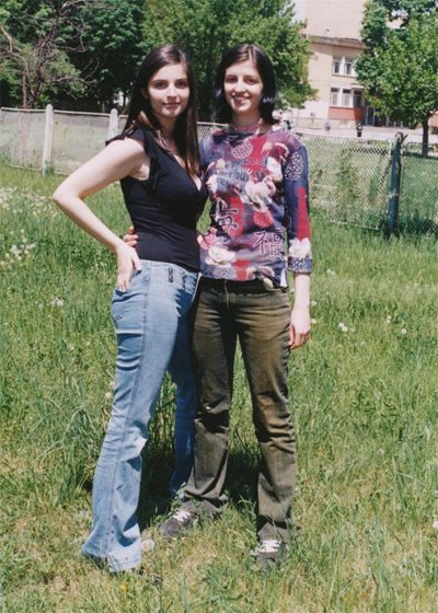 Рейчъл и Мириам в тийнейджърска възраст