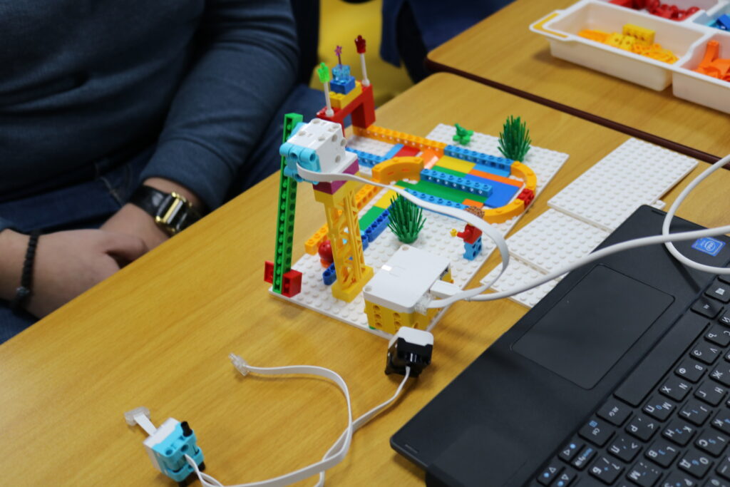 STEM, роботика и програмиране изучават българските ученици с LEGO® Education
