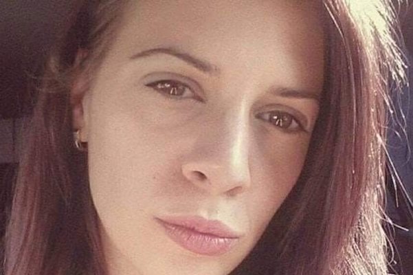 34-годишната Евгения изчезва на 13 октомври 2021 г. Тялото ѝ беше намерено в куфар, захвърлен край Перник месец по-късно.
