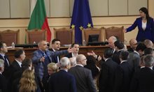 Бой в парламента: "Възраждане" скочи след реплика на Явор Божанков (видео)