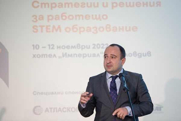 Зам.-кметът на Пловдив Стефан Стоянов изтъкна значението на SТЕМ технологиите.