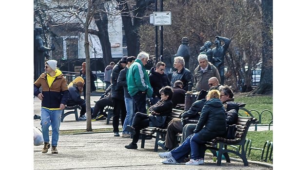 Пенсионерите у нас са малко над 2 млн. 

СНИМКА РУМЯНА ТОНЕВА