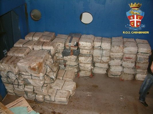Част от пратките кокаин, конфискувани при акция "Кокаинови крале"