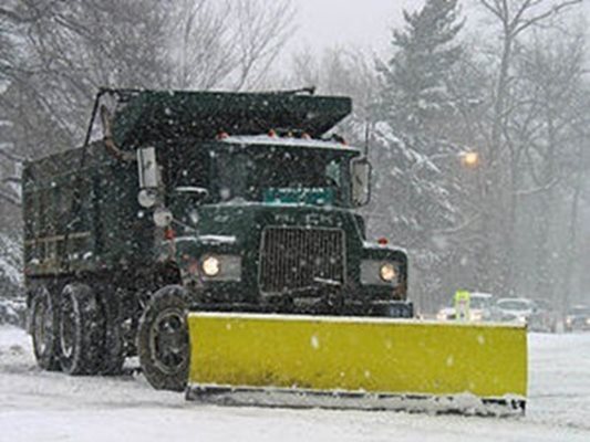 27-те областни пътни управления и снегопочистващите фирми работят на 24-часов режим. СНИМКА: Архив