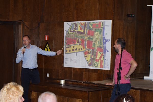 На среща с граждани представиха етапите по реконструкция на централния площад в Горна Оряховица