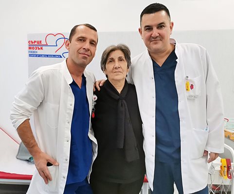От ляво надясно: д-р Александър Любенов, Пенка Атанасова, д-р Йордан Красналиев