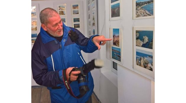 Борислав Пенков води курсове за  млади фотографи към Общински детски комплекс.
