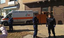 Вадят с линейка задържания в пловдивска болница за стрелба. Мъжът нанесе побой на жена си и я намушка в крака
