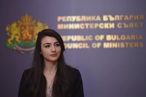 Лена Бориславова: Решението за руските дипломати е на Външно, не на кабинета