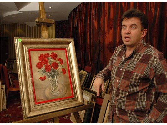 Една от най-скъпите картини в проваления търг е за 8800 евро първоначална цена. Това е монографираният пейзаж 