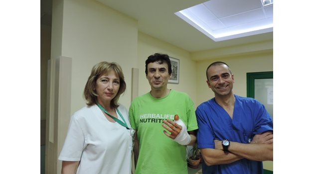 Отляво надясно: Доц. д-р Кътева, Георги и д-р Димитров