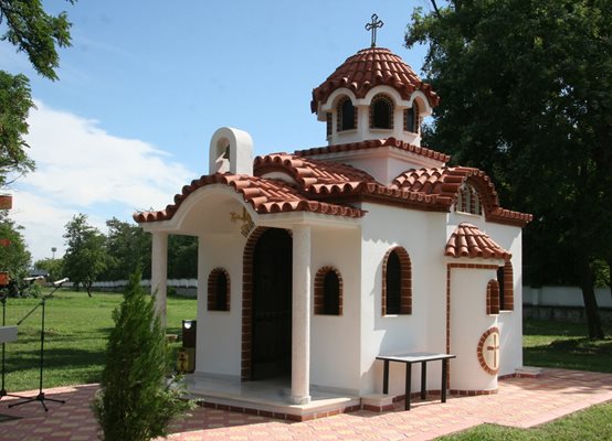 Новият параклис в Граф Игнатиево.