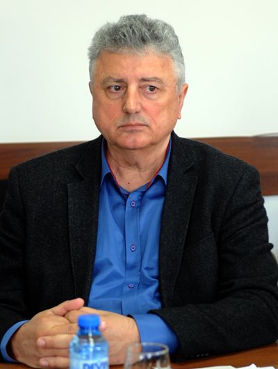 Иво Атанасов