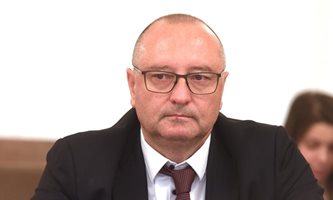 Не Нотариуса, а БСП и Лозан Панов натискали съдия Ушев (Обзор)