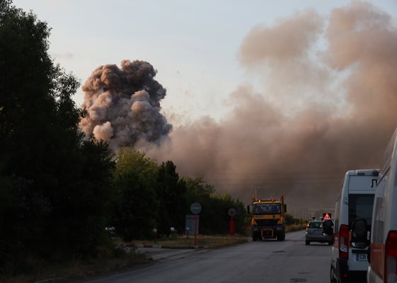 Първият взрив избухна в четвъртък.