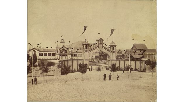 Днес павилионите на първото изложение от 1892 г. не са останали, а е запазена само Царсимеоновата градина.