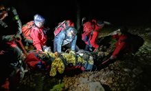 11 часа спасяват шестима в Стара планина, защото няма хеликоптер (Обзор)