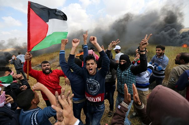 Местни жители обвиниха палестинските сили за сигурност, че са извършили арести от името на Израел.