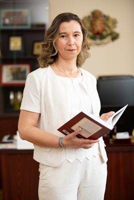 проф. Миглена Темелкова, ректор на Висшето училище по телекомуникации и пощи