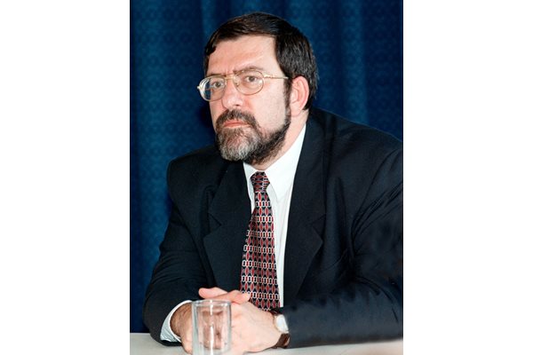 Филип Димитров през 1999 г. - 7 години след като сдаде властта.