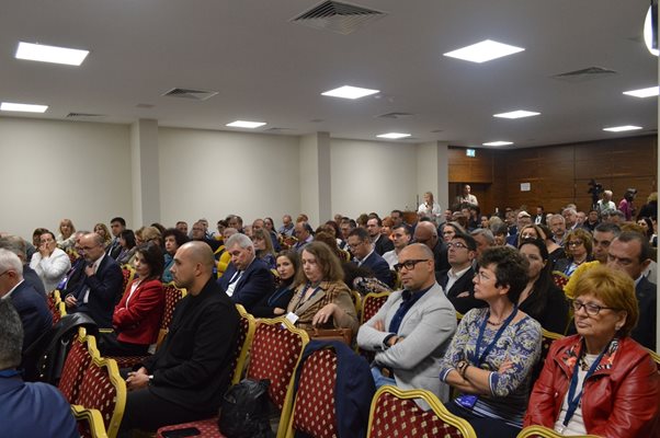 300 лекари, прокурори, адвокати, съдии и журналисти участваха в конференцията "Лекарска грешка и правила за добра медицинска и клинична практика