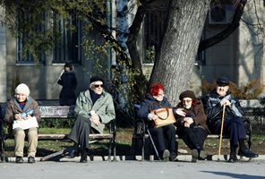 Доходите от заплати растат, но тези от пенсии нарастват още повече.
СНИМКА: "24 ЧАСА"