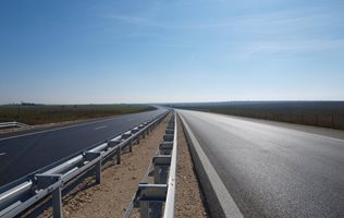 През 2018 г. стартират процедури за строителство на 85 км по направлението Видин - Ботевград