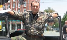 С мотор, пистолет и белезници кметът Русанов спасяваше ромите в Буковлък