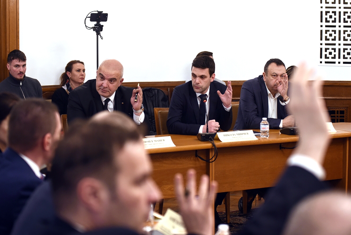 Комисията за Нотариуса за втори път опитва да изслуша Сарафов, Гешев и Цацаров