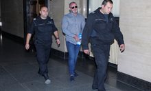 Матей Боев - дясната ръка на Брендо, иска да го пуснат от затвора, децата му израснали без него