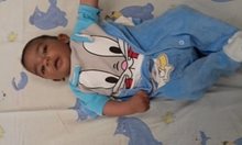 Търсят приемно семейство за изоставеното бебе на паркинг в Пловдив (Обновена)