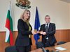 Йорданка Костадинова предаде символично ключа на област Добрич на Румен Русев