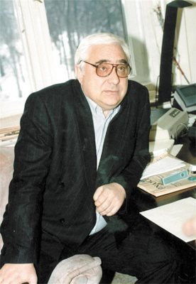 Андрей Луканов 