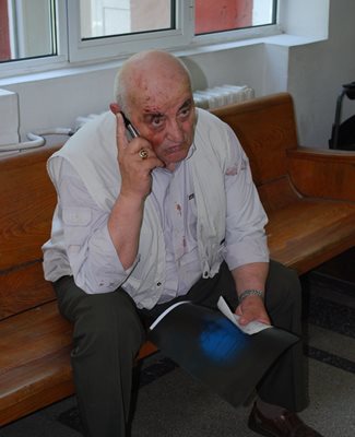 Шофьорът на катастрофиралия Мерцедес, 71-годишният Бойчо Златинов