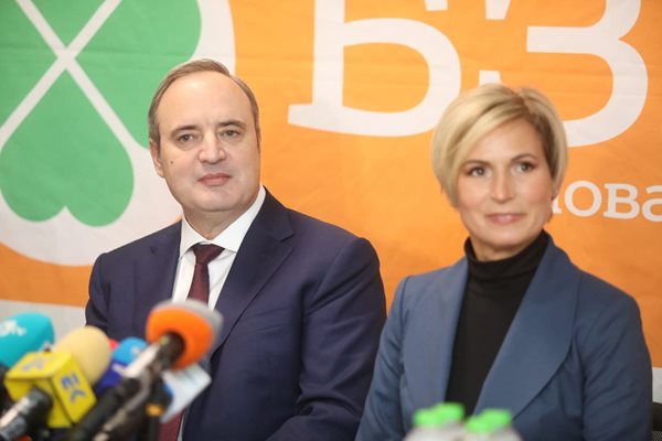 Кандидат-президентската двойка проф. Анастас Герджиков и Невяна Митева