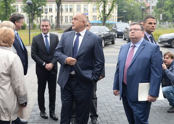 Премиерът Бойко Борисов и главният прокурор Сотир Цацаров инспектираха новата сграда на Софийския районен съд и прокуратура. СНИМКА: ЙОРДАН СИМЕОНОВ