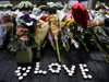 Британците почитат паметта на жертвите от атентата в Лондон