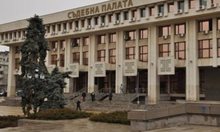 Задържаха за 72 ч. убиеца на психично болен в Бургас, открит мъртъв под юрган