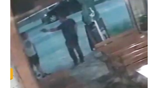 Бившият военен насочил пистолет в главата на младежа Кадри: Нова тв