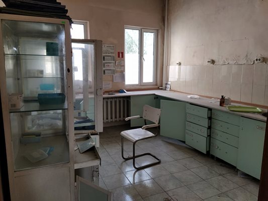 Медицинските кабинети в Белодробна болница.