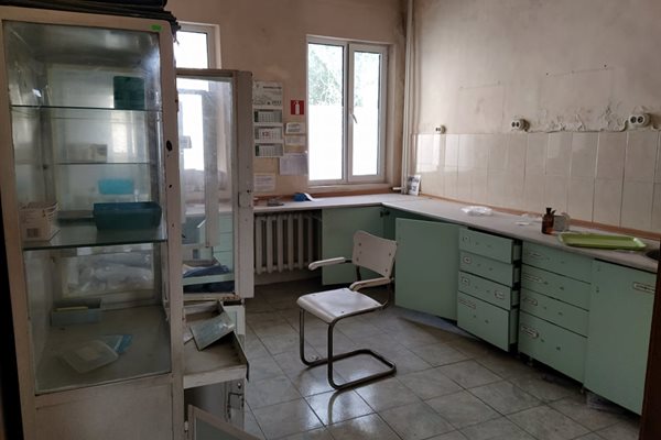 Медицинските кабинети в Белодробна болница.
