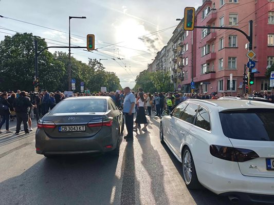 Бурен протест срещу промяната на движението затвори центъра на София
СНИМКА: Георги Кюрпанов - Генк