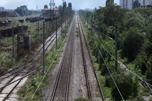 Стойността само на жп инфраструктурата, която трябва да се обнови по оперативни програми с европейски пари е към 2 млрд. лв. 
СНИМКА: “24 ЧАСА”