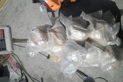  ГДБОП разруши незаконна група за трафик на 72 кг хероин от Близкия Изток за Западна Европа. Снимки и видео: Министерство на вътрешните работи 