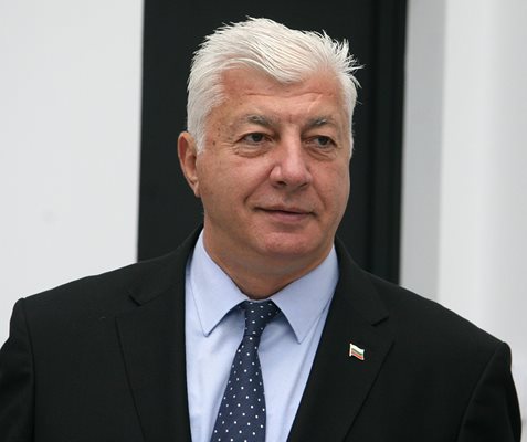Кметът на Пловдив Здравко Димитров обяви “бомбена” ваканция в града.