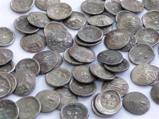 400 старинни монети пренасял у нас българин от Украйна