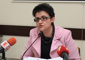 Министър Людмила Петкова.