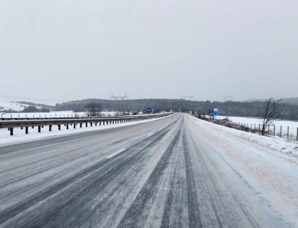 АПИ: Шофьорите да тръгват на път с автомобили, готови за зимни условия