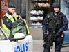 Тежко въоръжени полицаи пазят "Манчестър Юнайтед" в Стокхолм преди финала