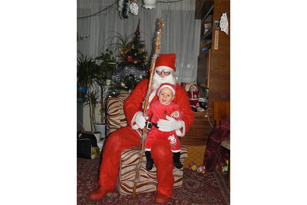 Моята първа среща с дядо Коледа! Аз се казвам Христиан Дамянов Христов, на 8 месеца и съм от Силистра. 
Снимка Живка Петрова